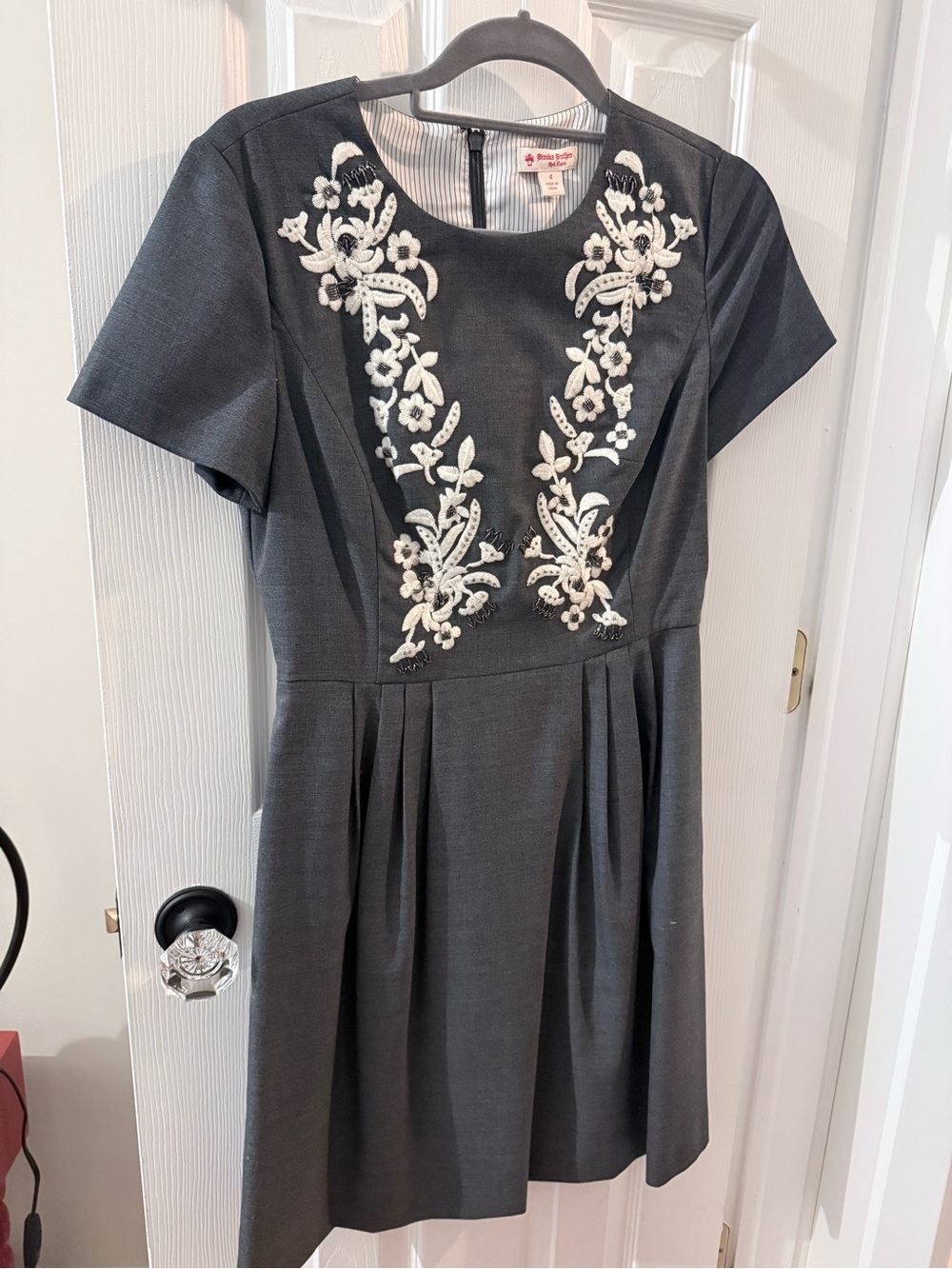 Brooks Brothers Gray Dress with White Floral Embroidery